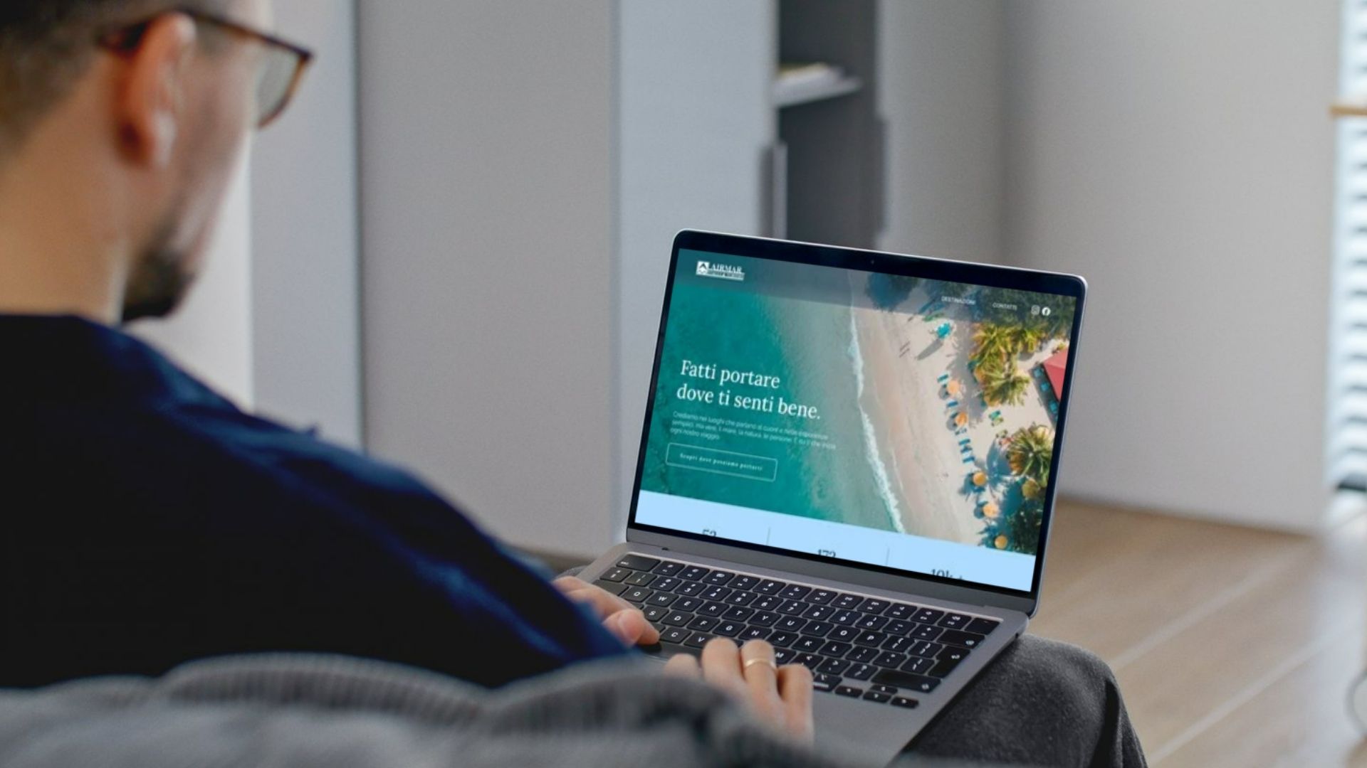 Anteprima della homepage Airmar visualizzata su laptop, che mostra il design moderno e la nuova interfaccia grafica.